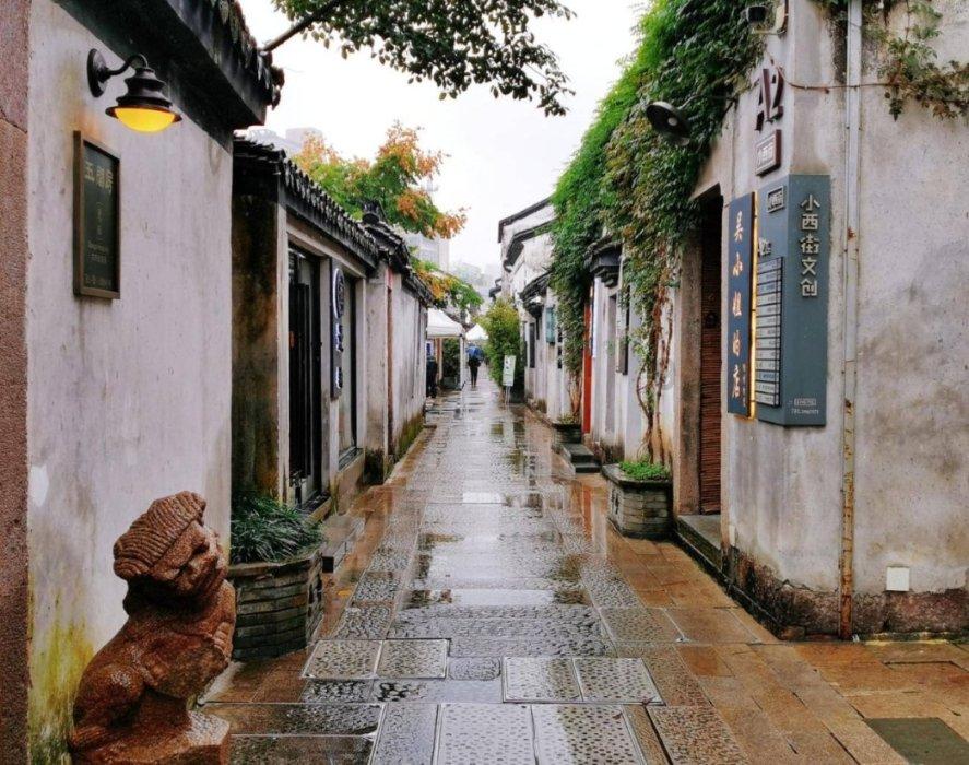 奔驰段建军：国内豪华车市场竞争较为激烈，不会放弃对行业的敬畏